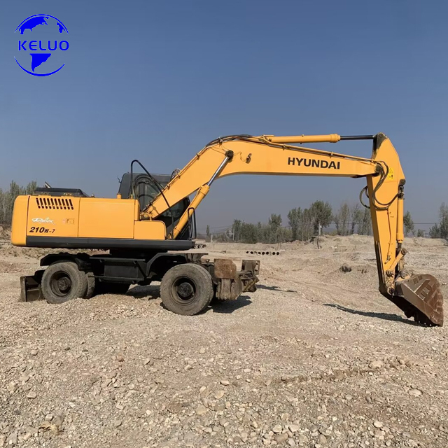 เครื่องขุดล้อมือสอง Hyundai R210