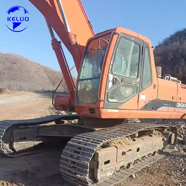 รถขุด Doosan 300 มือสองที่ผลิตในปี 2013